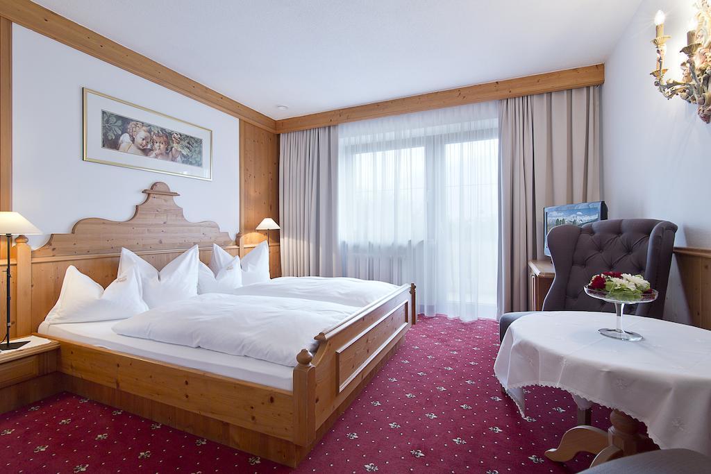Hotel Englhof ツェル・アム・ツィラー 部屋 写真